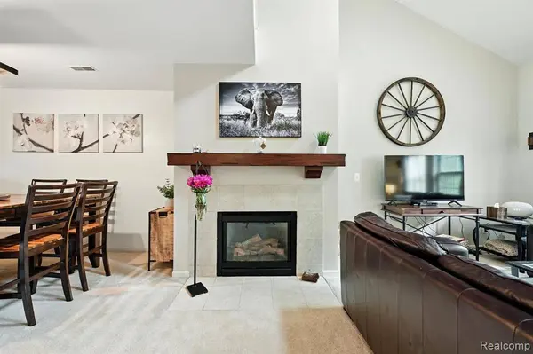 16836 Farmington Road, Livonia, MI 48154