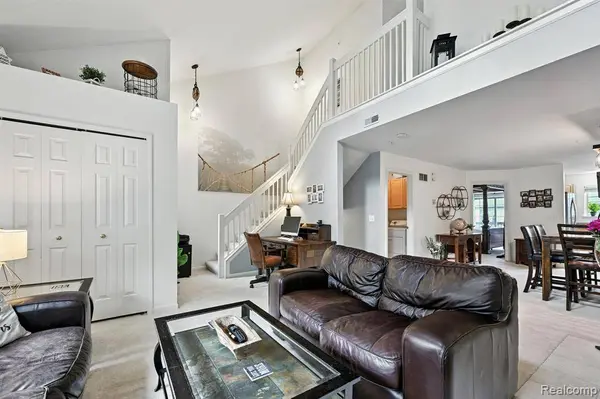 16836 Farmington Road, Livonia, MI 48154