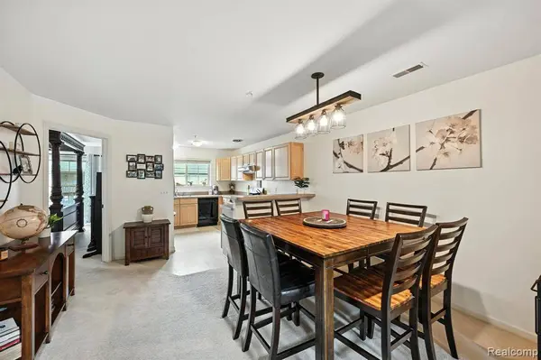 16836 Farmington Road, Livonia, MI 48154