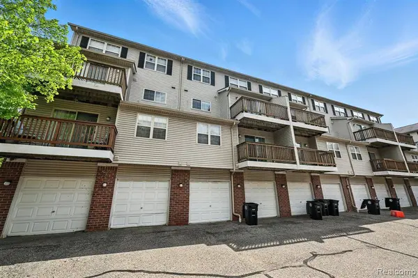 16836 Farmington Road, Livonia, MI 48154