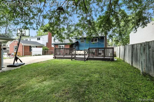 678 Shenandoah Drive, Clawson, MI 48017