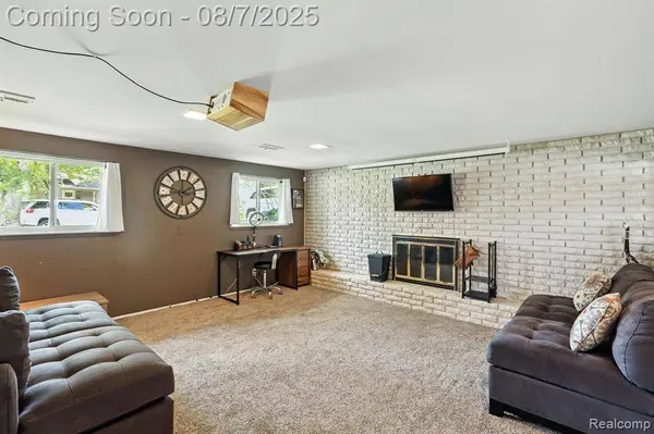 678 Shenandoah Drive, Clawson, MI 48017