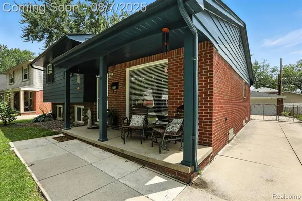 678 Shenandoah Drive, Clawson, MI 48017