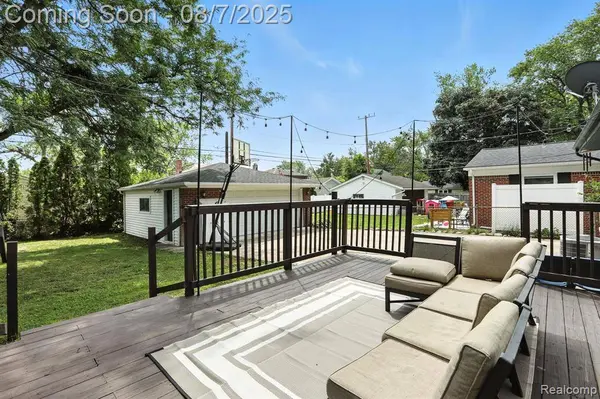 678 Shenandoah Drive, Clawson, MI 48017