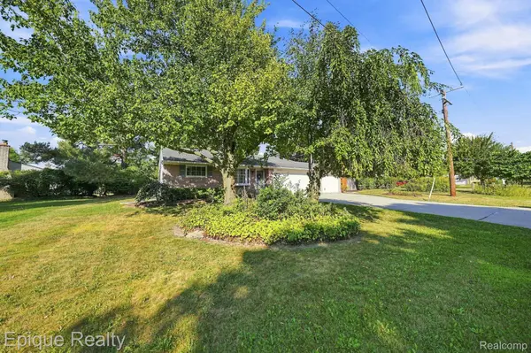 23571 E Le Bost, Novi Township, MI 48375