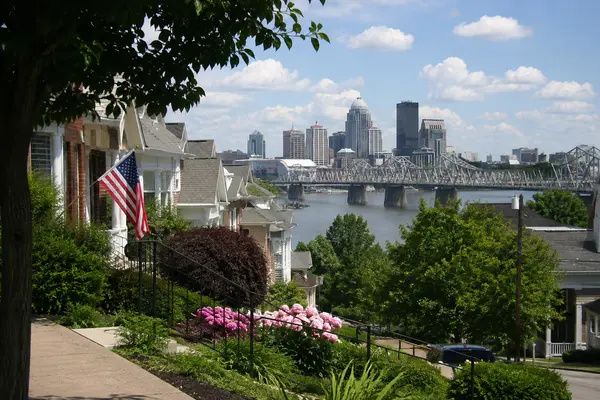 feature image of Should You Retire in Kentucky? Local Advisor's Take