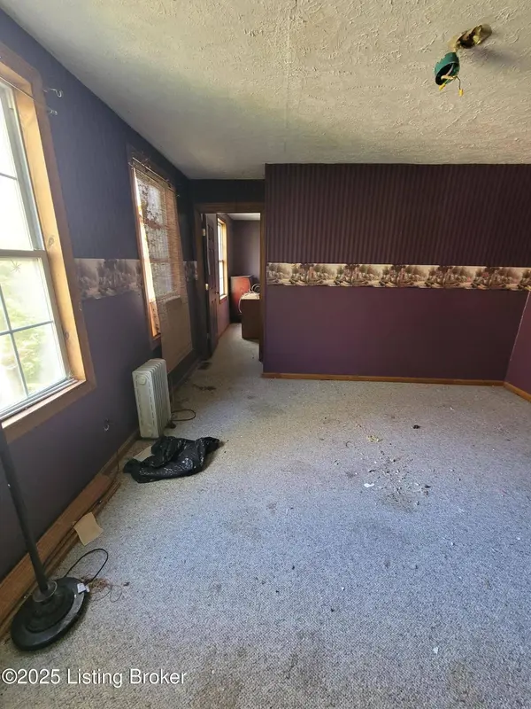 1200 ZONETON Rd, Shepherdsville, KY 40165