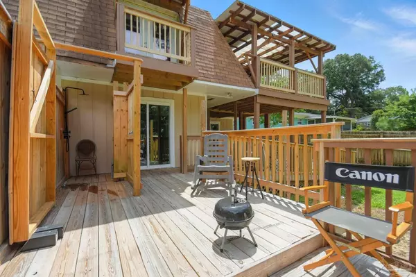 6103 East Shore Dr, Pensacola, FL 32505