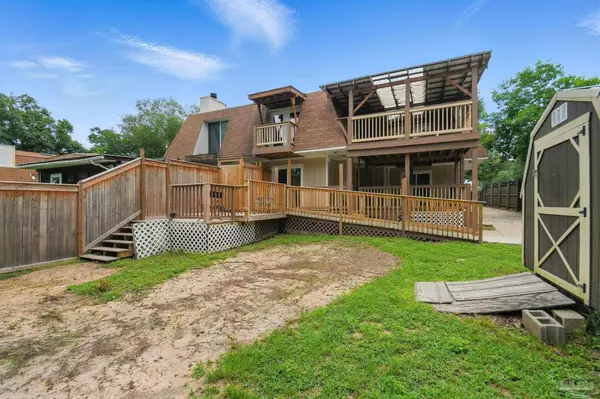 6103 East Shore Dr, Pensacola, FL 32505