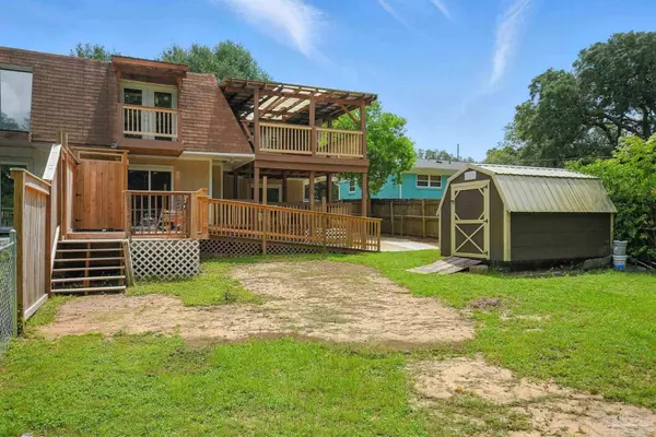 6103 East Shore Dr, Pensacola, FL 32505