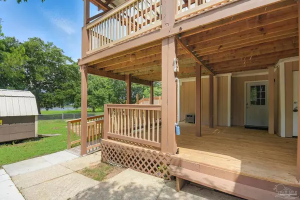 6103 East Shore Dr, Pensacola, FL 32505