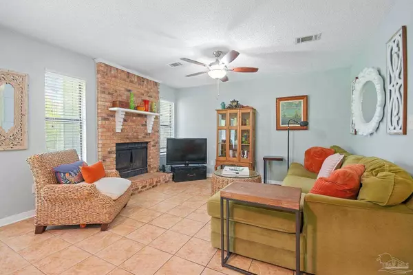 6178 Alicia Dr, Pensacola, FL 32504