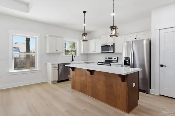 6576 Kembro Rd, Milton, FL 32570