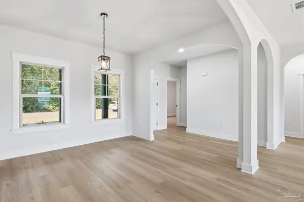 6576 Kembro Rd, Milton, FL 32570