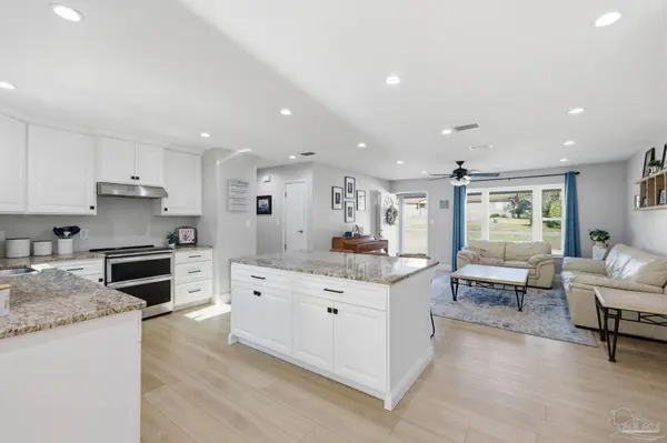 769 El Camino Dr, Cantonment, FL 32533