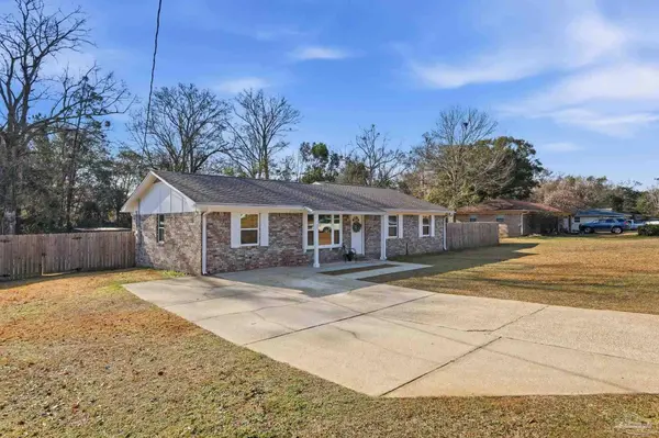 769 El Camino Dr, Cantonment, FL 32533