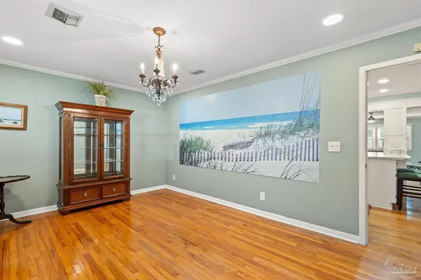 6001 Hilltop Rd, Pensacola, FL 32504