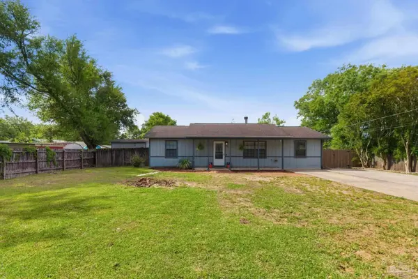 5091 Pennington Ln, Pace, FL 32571