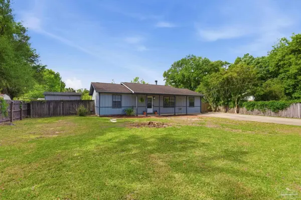 5091 Pennington Ln, Pace, FL 32571