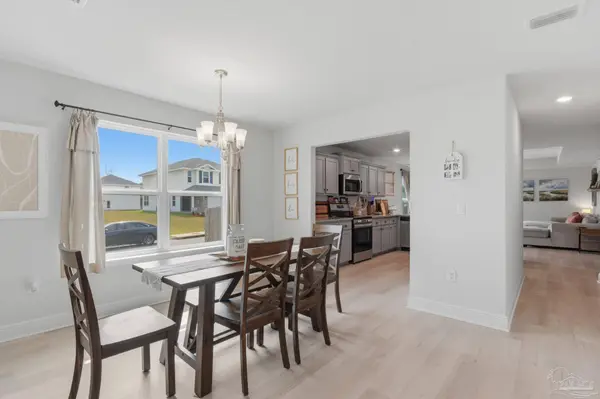 601 Sand Pine Dr, Cantonment, FL 32533