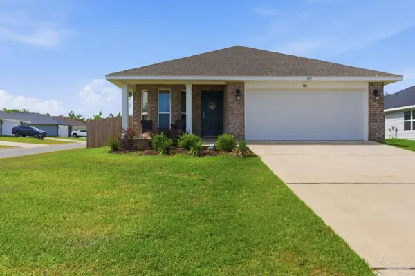 601 Sand Pine Dr, Cantonment, FL 32533