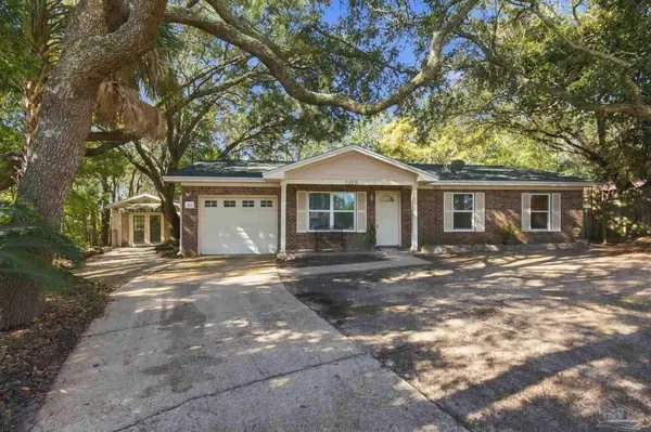 1466 Auburn Ct, Gulf Breeze, FL 32563