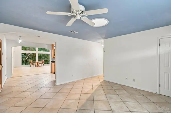 1466 Auburn Ct, Gulf Breeze, FL 32563