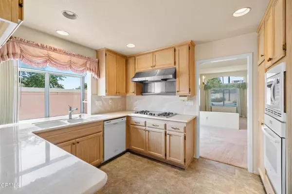 712 Rosebud DR, Oxnard, CA 93036