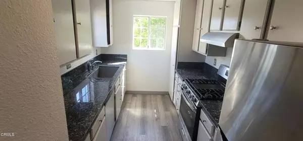 2077 Blackberry CIR, Oxnard, CA 93036