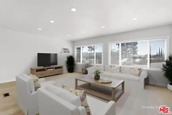 8901 Eton AVE #61, Canoga Park, CA 91304