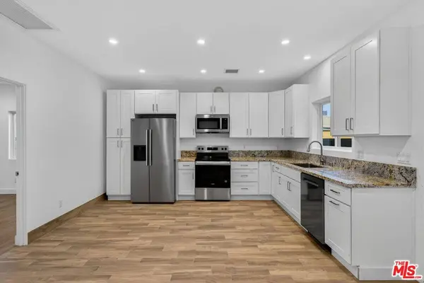 17625 Burbank Blvd, Encino, CA 91316