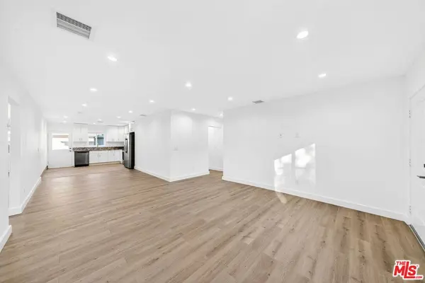 17623 Burbank Blvd, Encino, CA 91316