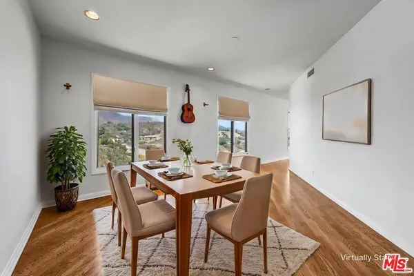 6852 Woody Trl, Los Angeles, CA 90068