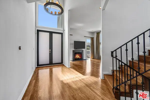 6852 Woody Trl, Los Angeles, CA 90068
