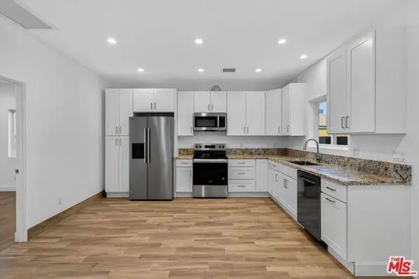 17625 Burbank BLVD, Encino, CA 91316