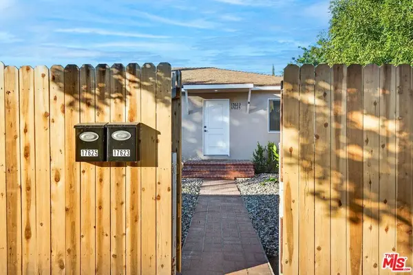 17625 Burbank Blvd, Encino, CA 91316
