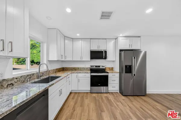 17623 Burbank Blvd, Encino, CA 91316