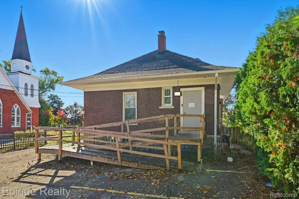 33432 Oakland ST, Farmington, MI 48335