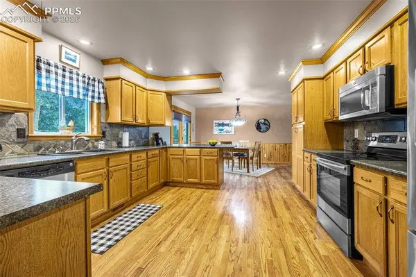 143 Ring RD, Guffey, CO 80820