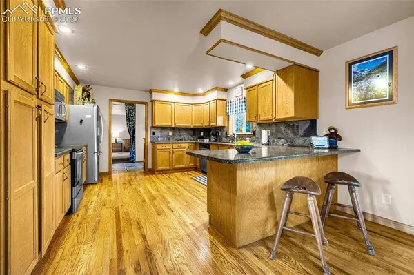 143 Ring RD, Guffey, CO 80820