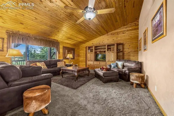 143 Ring RD, Guffey, CO 80820