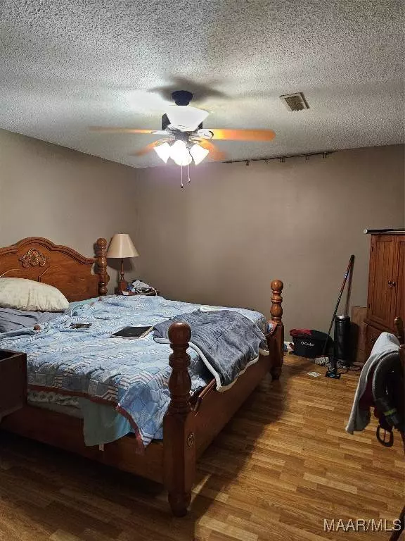 18694 TT Clark RD, Opp, AL 36467