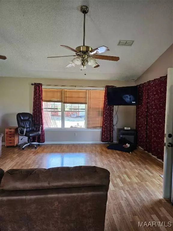 18694 TT Clark RD, Opp, AL 36467