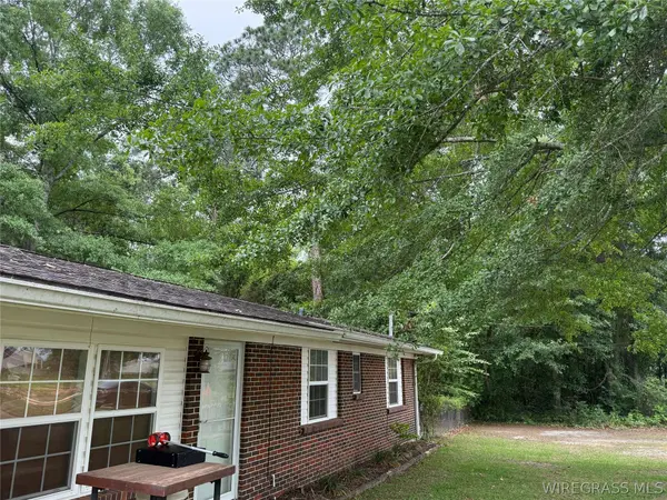1203 W Pine AVE, Geneva, AL 36340