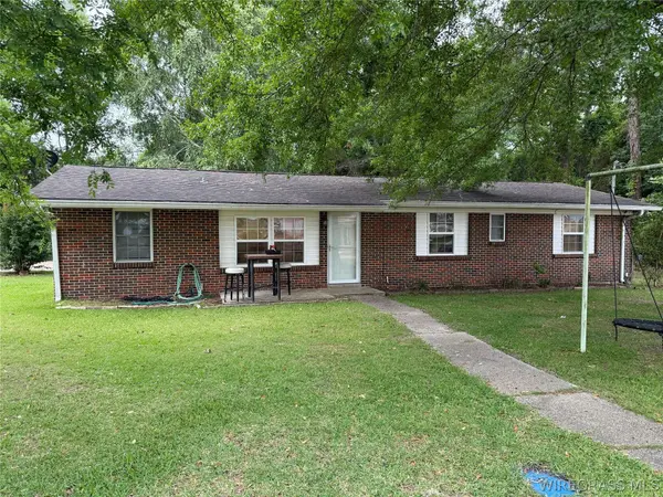 1203 W Pine AVE, Geneva, AL 36340