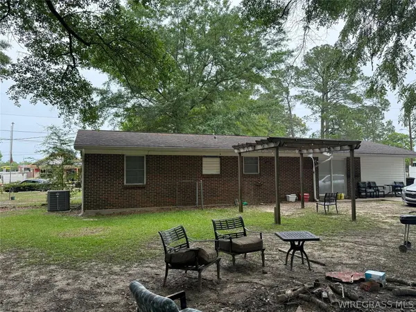 1203 W Pine AVE, Geneva, AL 36340