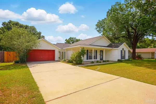 2418 La Lar Ln, Pensacola, FL 32534