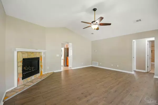 2418 La Lar Ln, Pensacola, FL 32534