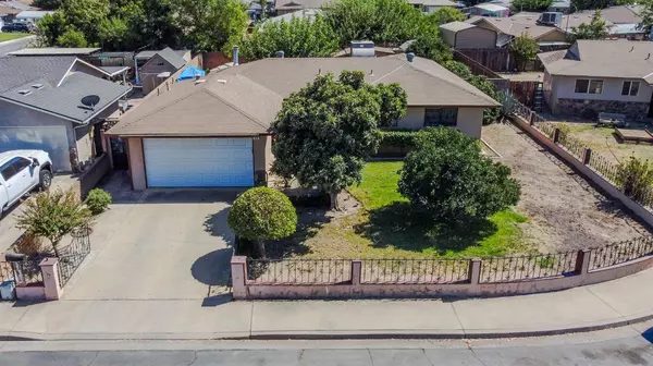 859 11th ST, Sanger, CA 93657