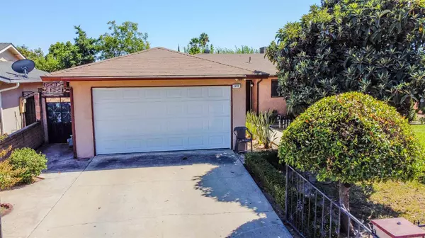 859 11th ST, Sanger, CA 93657